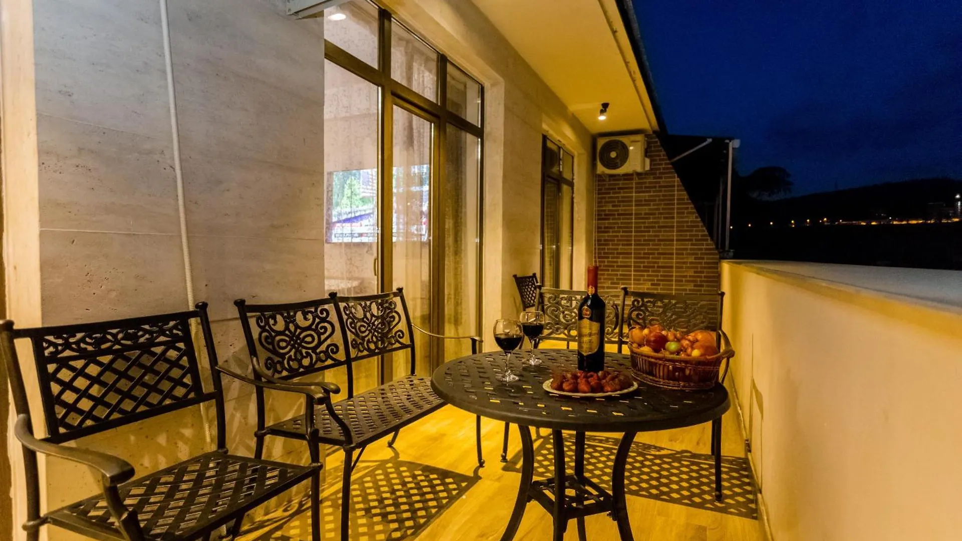 Central Comfort Place Lll Tbilisi 0*,